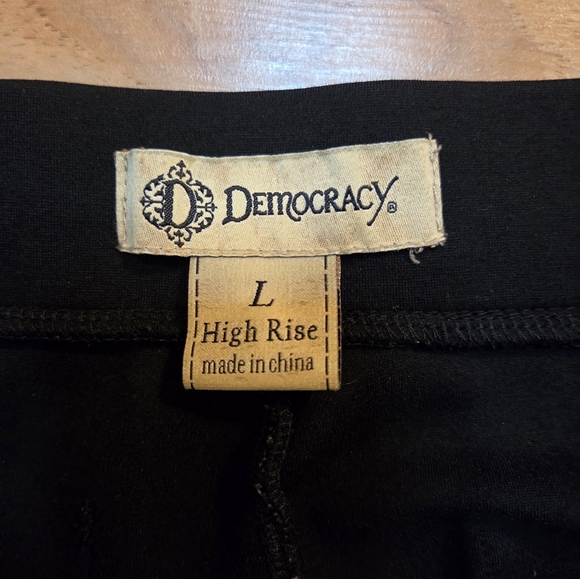Democracy High Rise Pull-On Crop Pant Rayon/Nylon/Spandex Black Size L - Picture 3 of 7